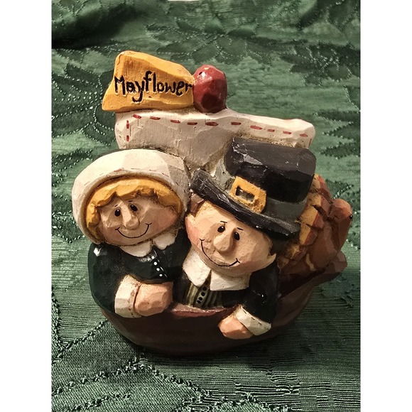 Other - Midwest Mayflower Carving Small Man Women Ship Flag 4x5x2 /0099